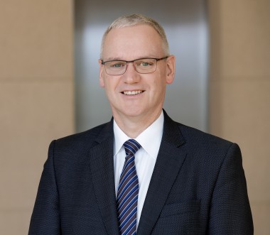 Portrait von Dr. Stefan Hussy, DGUV. Portrait von Dr. Stefan Hussy, DGUV.
