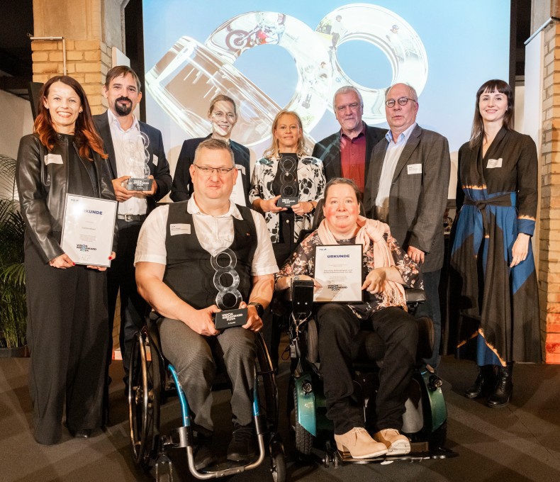 Die Preisträgerinnen und Preisträger des DVR Vision Zero Awards 2024 Die Preisträgerinnen und Preisträger des DVR Vision Zero Awards 2024